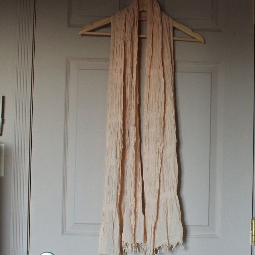H&M scarf - Picture 3 of 3